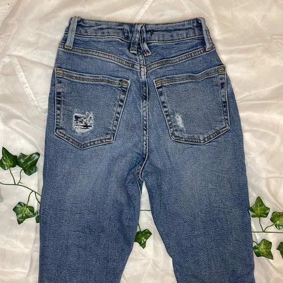FOREVER 21 • DISTRESSED • SKINNY JEANS • SIZE 24W (SIZE 0) • LIKE NEW CONDITION - Picture 8 of 11
